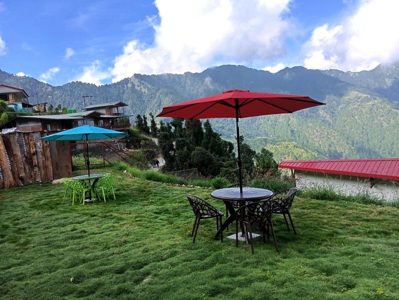 The Vintage Hill Village - Himalayan Boutique Resort Kanatal Εξωτερικό φωτογραφία