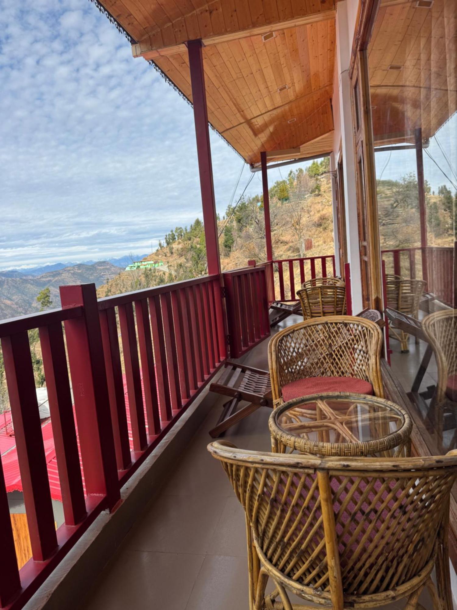 The Vintage Hill Village - Himalayan Boutique Resort Kanatal Εξωτερικό φωτογραφία