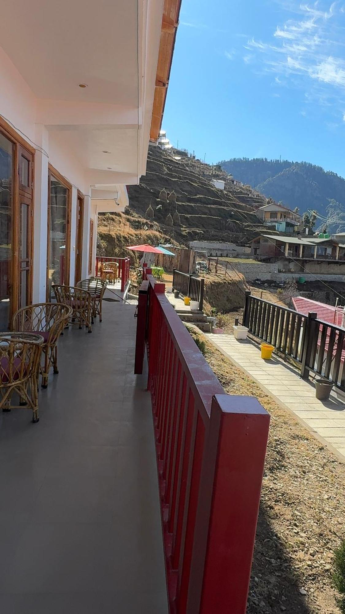 The Vintage Hill Village - Himalayan Boutique Resort Kanatal Εξωτερικό φωτογραφία