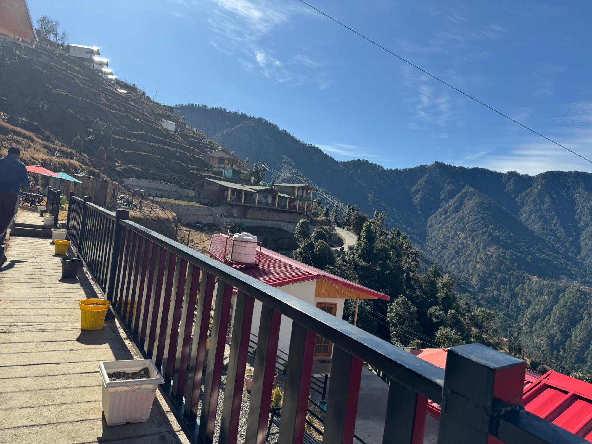The Vintage Hill Village - Himalayan Boutique Resort Kanatal Εξωτερικό φωτογραφία