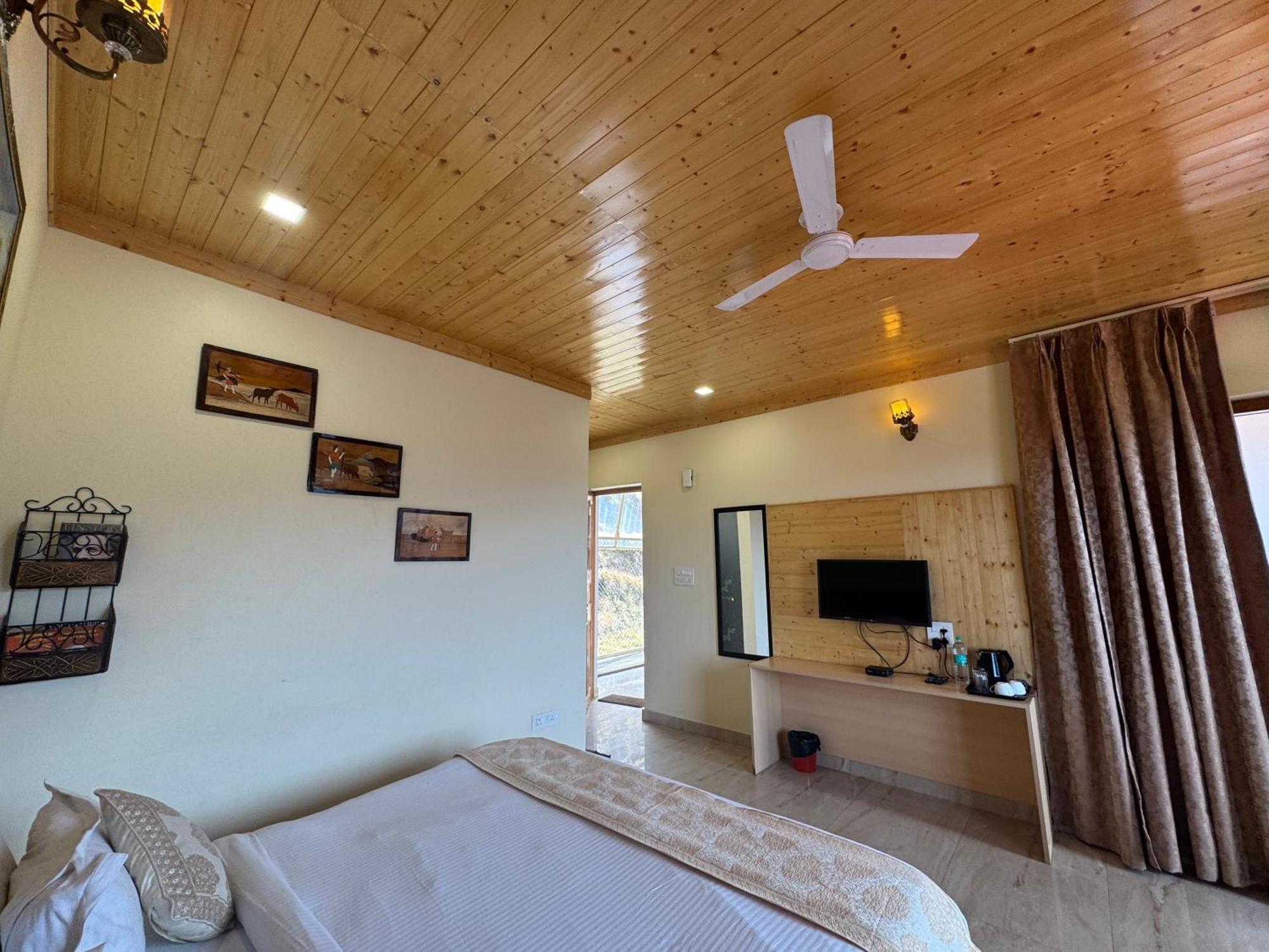 The Vintage Hill Village - Himalayan Boutique Resort Kanatal Εξωτερικό φωτογραφία