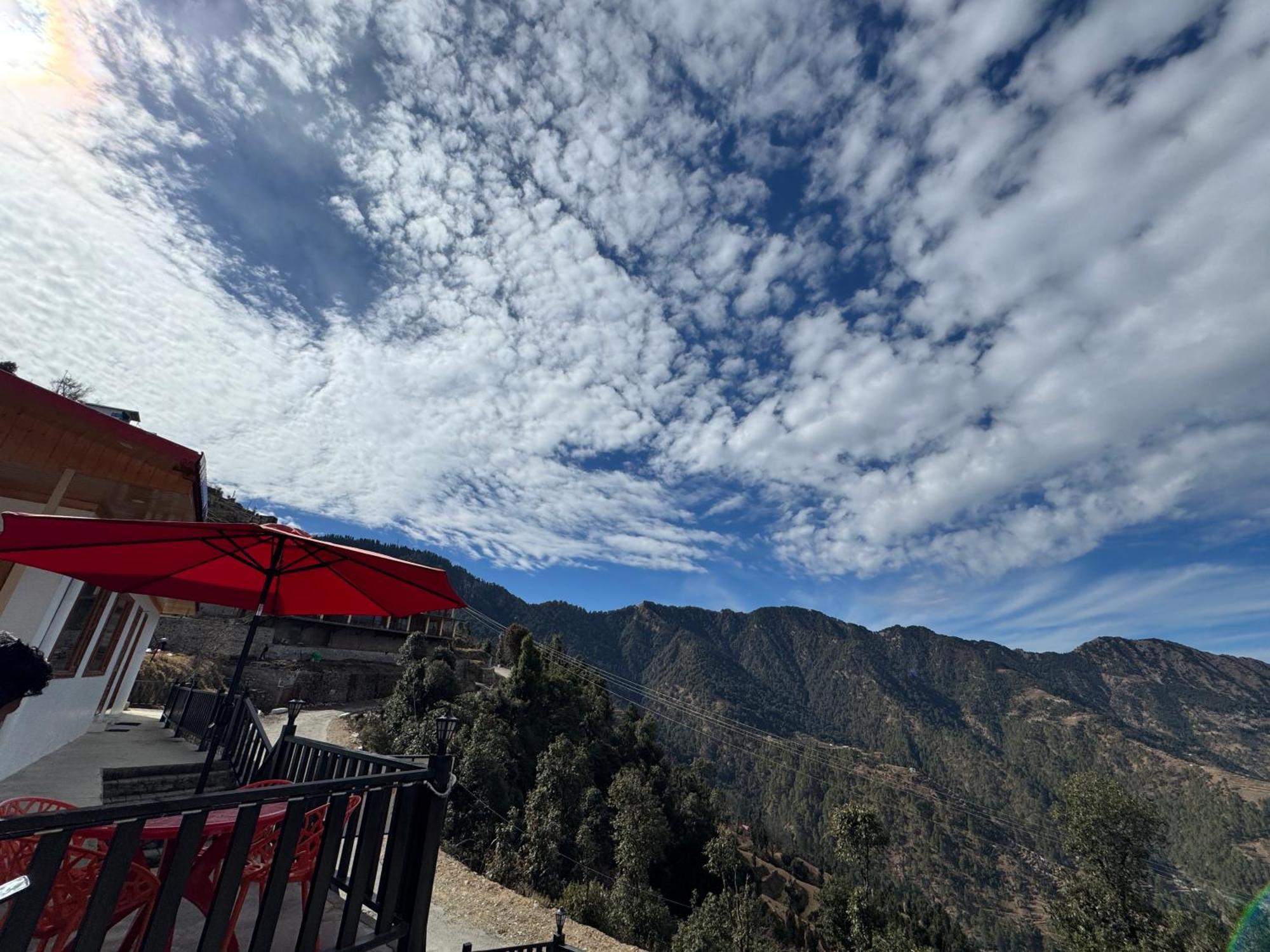 The Vintage Hill Village - Himalayan Boutique Resort Kanatal Εξωτερικό φωτογραφία